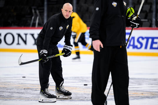Head coach Dan Muse at a practice session with Pittsburgh
