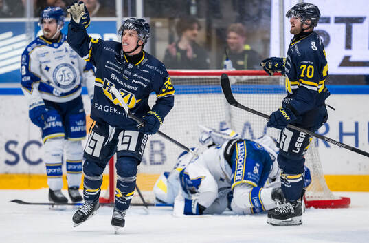 HV71s Jamiro Reber jublar