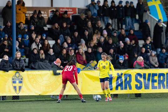Danmarks Clara Le och Sveriges Isabelle Fagerlund