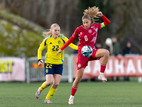 Sveriges Vera Norberg och Danmarks Josephine Behrmann Lamp