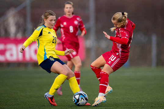 Sveriges Lily Berglund och Danmarks Agnete Press Westberg