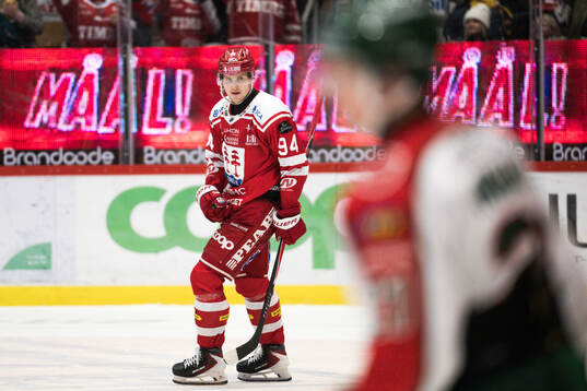 Timrås Sebastian Hartmann jublar