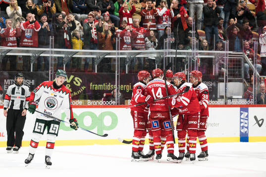 Timrås spelare jublar