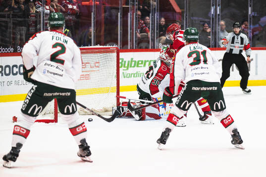 Frölundas målvakt Tobias Normann släpper in 3-2