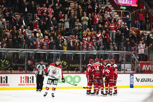 Timrås Sebastian Hartmann jublar