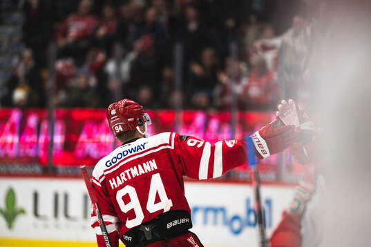 Timrås Sebastian Hartmann jublar