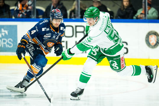 Växjös Keegan Lowe och Rögles Felix Nilsson