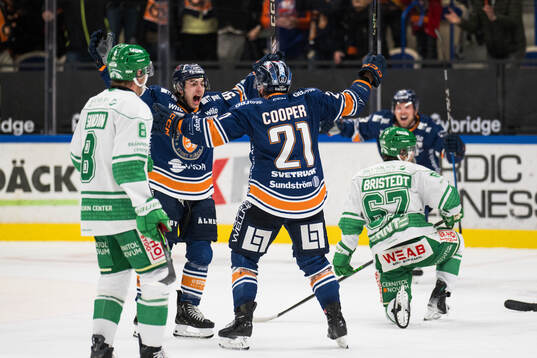 Växjös Brian Cooper jublar