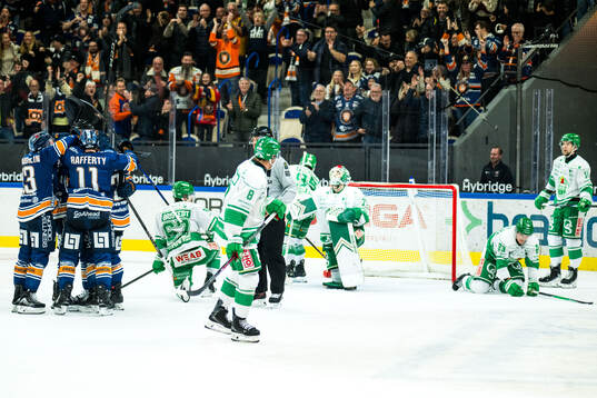 Växjös Brian Cooper jublar