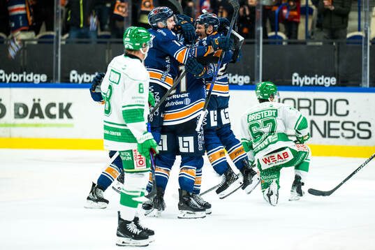 Växjös Brian Cooper jublar