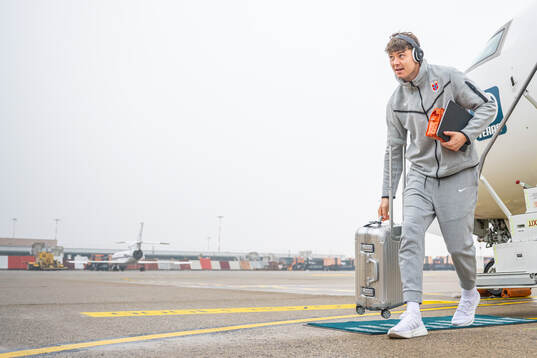 Jørgen Strand Larsen arrives at Milano Malpensa Airport