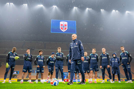 Bläddra bland fler bilder av Football, FIFA World Cup Qualifier, Norway, training