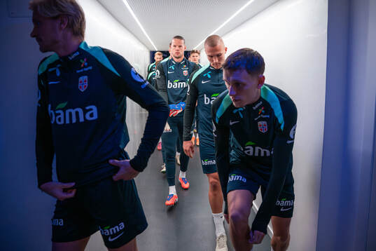 Goalkeeper Ørjan Håskjold Nyland and players of the