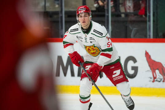 Moras Oskar Lindgren innan ishockeymatchen i