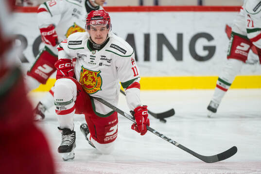 Moras Gustav Salmi-Lilja innan  ishockeymatchen i