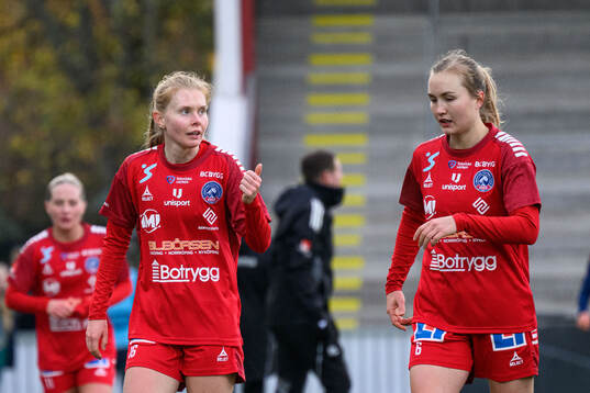 Linköpings Malin Johnsen Brenn och Noor Eckhoff deppar