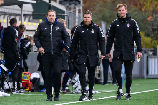 Rosengårds tränare Martin Qvarmans Möller och Rafael