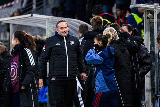 Rosengårds tränare Martin Qvarmans Möller jublar