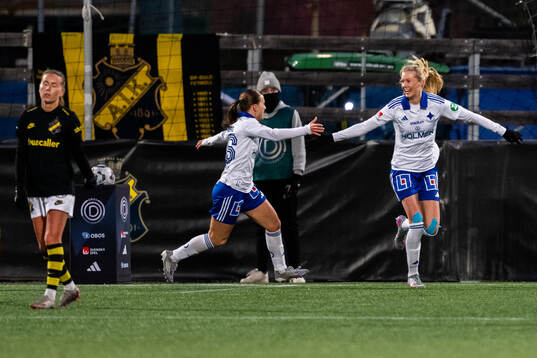 IFK Norrköpings Ebba Handfast jublar