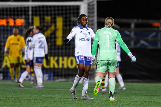 IFK Norrköpings Maya Aliyah Antoine och Sofia Hjern jublar