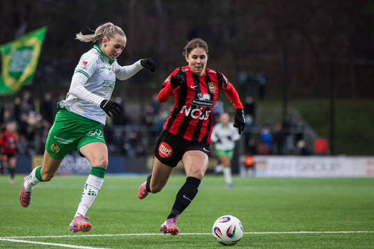 Hammarbys Ellen Wangerheim och Brommapojkarnas Julia Olsson