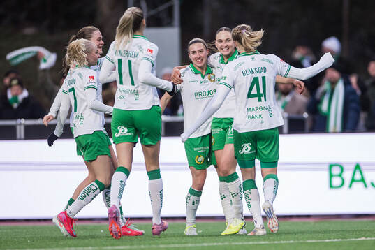 Hammarbys Vilde Hasund jublar med Ellen Wangerheim, Emilie