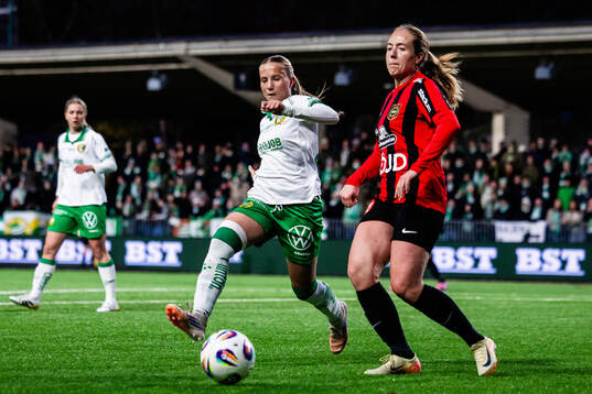 Hammarbys Fanny Peterson och Brommapojkarnas Alice Ahlberg