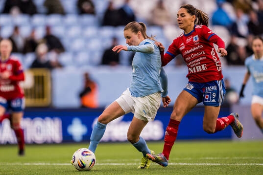 Malmö FFs Katariina Kosola och Vittsjös Elisabet Klinga