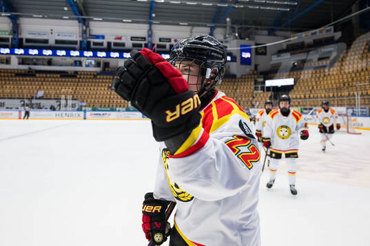 Brynäs Hanna Thuvik jublar