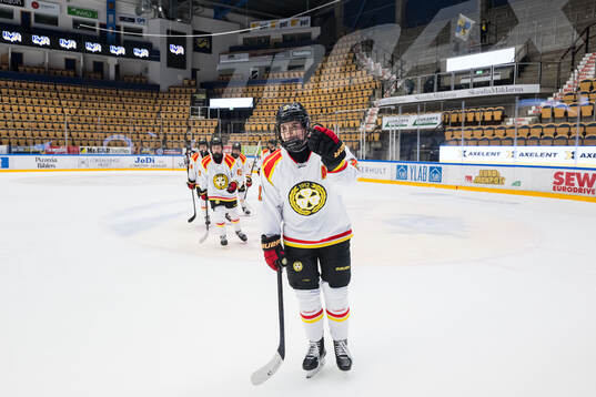 Brynäs Hanna Thuvik jublar