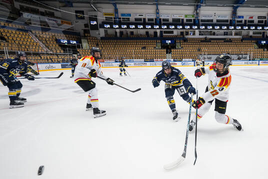 HV71s Rachel Weiss och Brynäs Mina Waxin