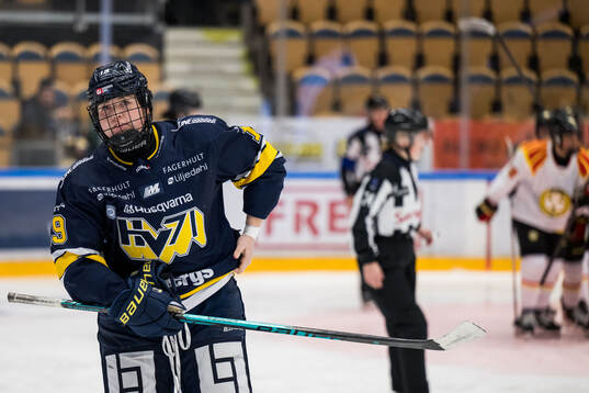HV71s Thea Jørgensen deppar
