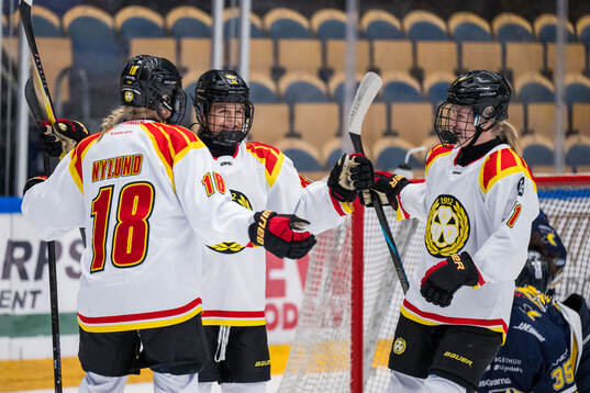 Brynäs Jenniina Nylund, Ebba Hesselvall och Matilda