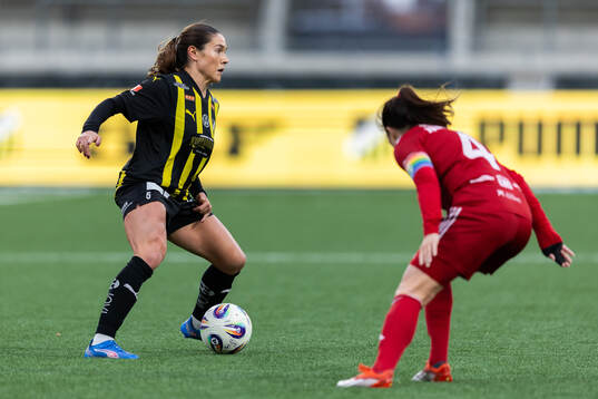 Häckens Mary Caroline Wickenheiser och Piteås Josefin