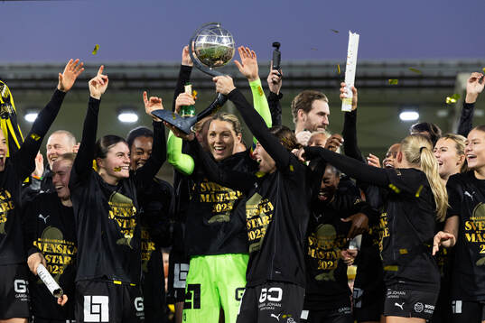 Häcken jublar med Kronprinsessan Victorias pokal