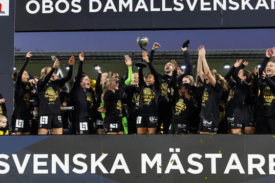Häcken jublar med Kronprinsessan Victorias pokal