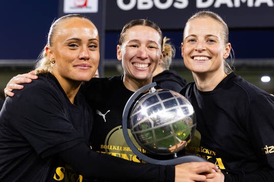 Häckens Alva Selerud, Tabby Tindell och Anna Anvegård med