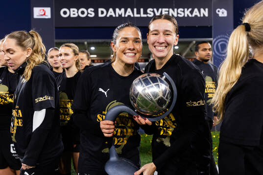 Häckens Mary Caroline Wickenheiser och Tabby Tindell med