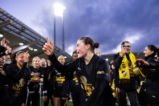 Häckens Hanna Wijk jublar