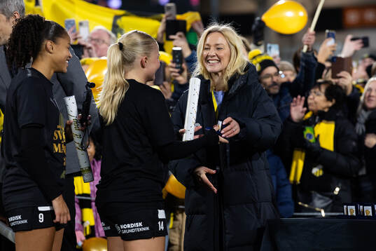 Matilda Nildén och EFDs generalsekreterare Jenny Hermansson