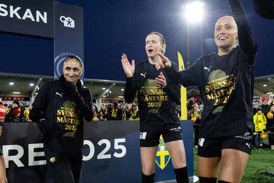 Häckens  Nesrin Akgun, Emma Östlund och Alva Selerud