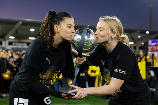 Häckens Helena Sampaio och Johanna Fossdalsá Sørensen