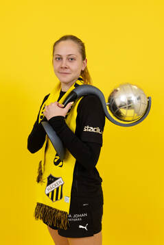 Häckens Alice Bergström poserar med Kronprinsessan