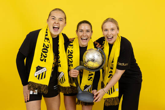Häckens Paulina Nyström, Mary Caroline Wickenheiser och