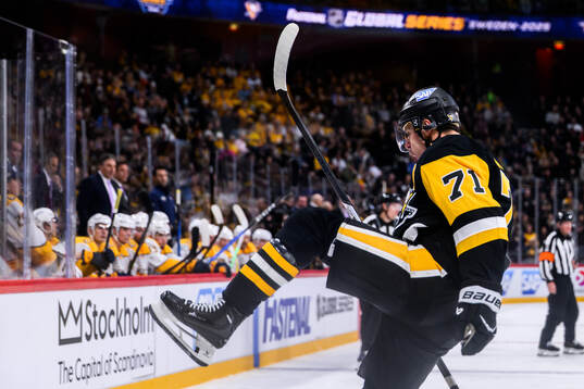Evgeni Malkin of Pittsburgh Penguins celebrates