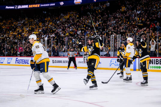 Sidney Crosby of Pittsburgh Penguins celebrates