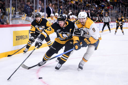 Sidney Crosby of Pittsburgh Penguins and Filip Forsberg of