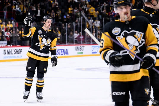 Erik Karlsson of Pittsburgh Penguins celebrates