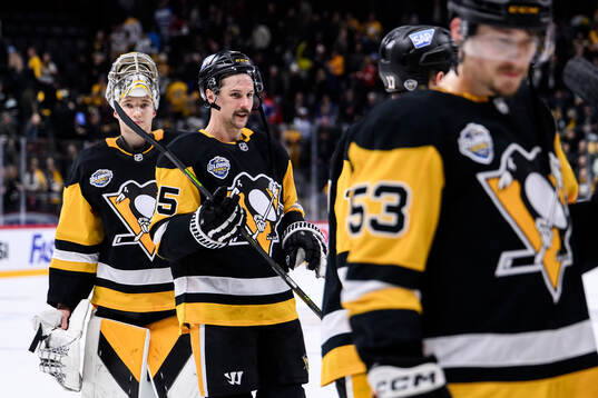 Erik Karlsson of Pittsburgh Penguins celebrates