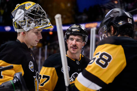 Goaltender Sergei Murashov and Sidney Crosby of Pittsburgh